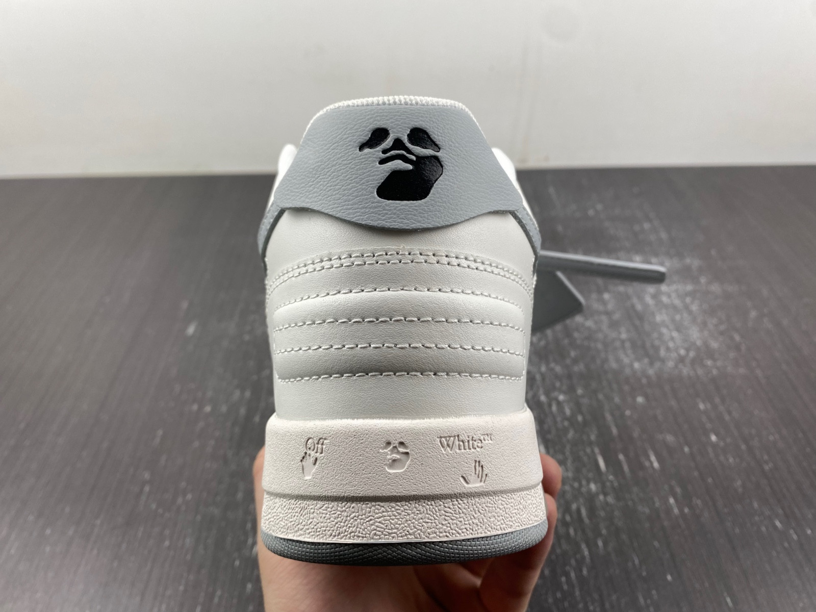 Off-White c/o Virgil Abloh