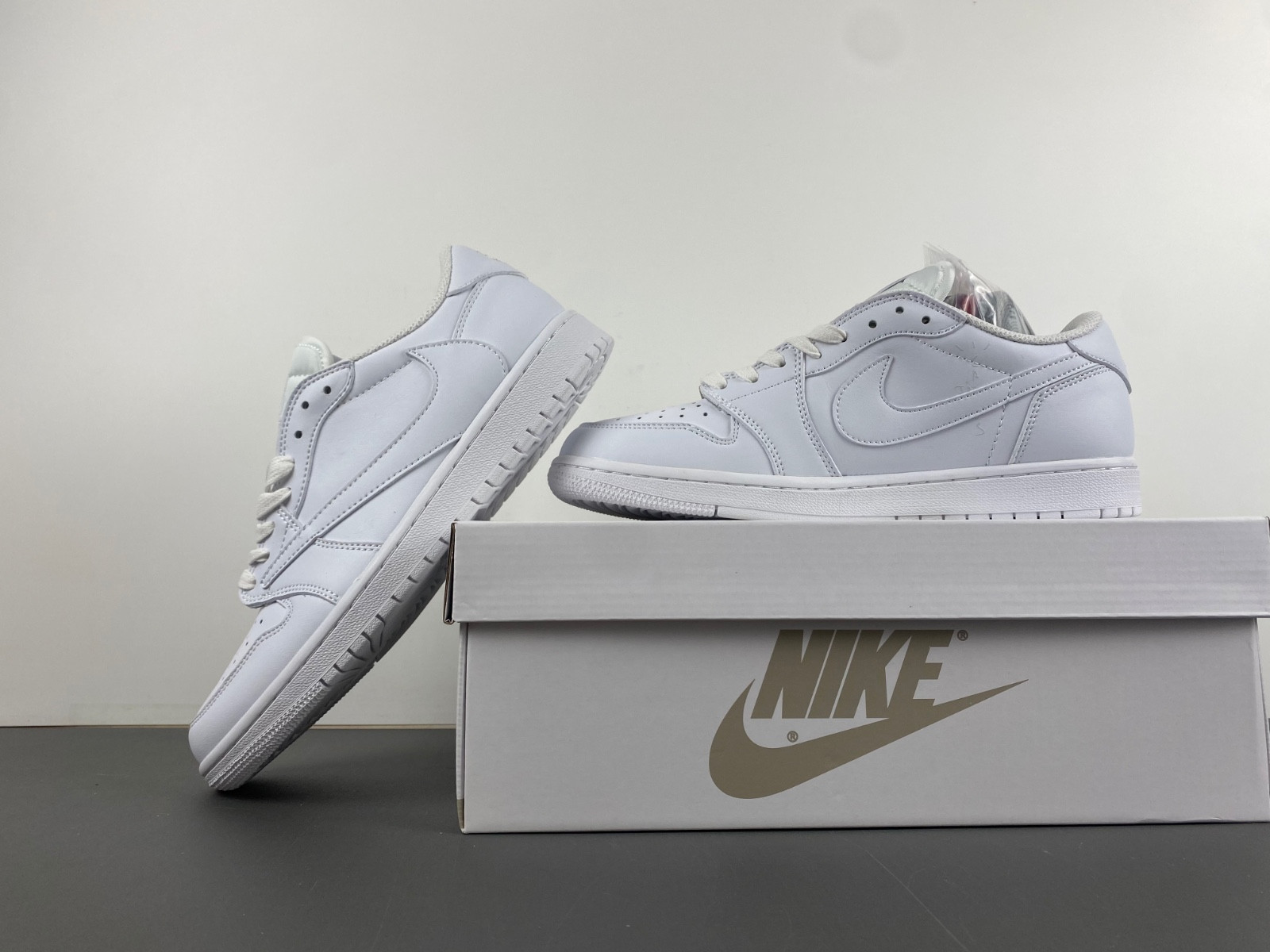 Travis Scott x Nike Air Jordan 1 Low OG “White Party” DM7866-292