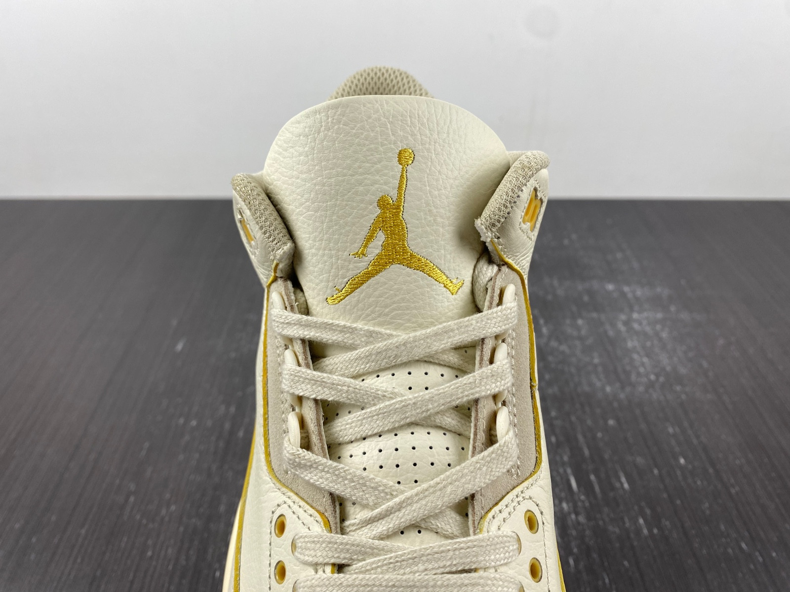 J Balvin x Air Jordan 3 "Medellín Sunset" FN0344-901