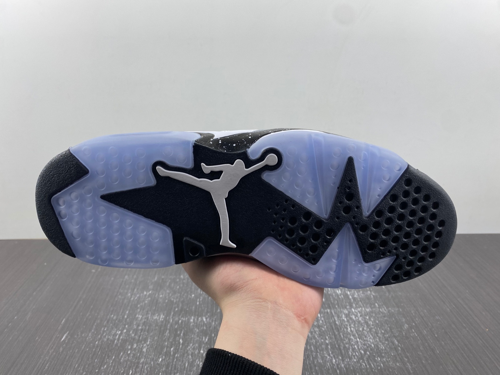 Air Jordan 6 "Reverse Oreo" CT8529-112