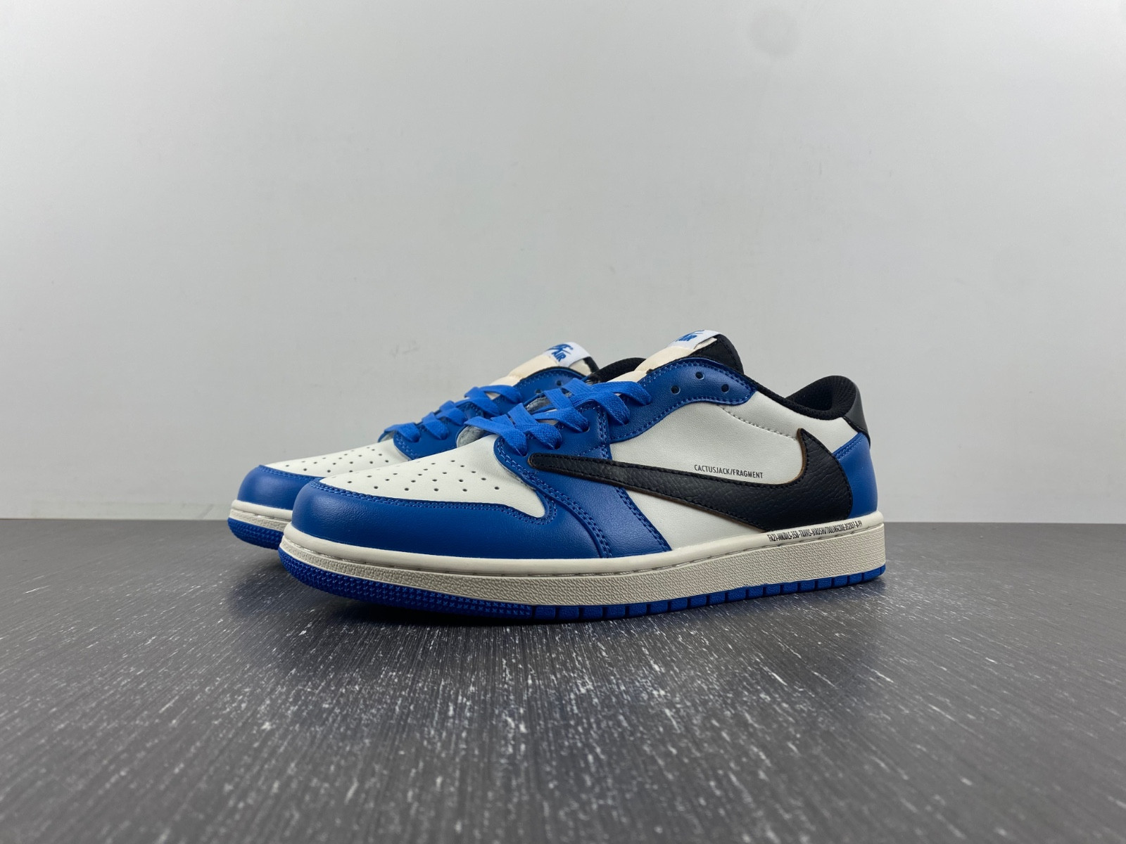 Travis Scott x Air Jordan 1 Low x Fragment DM7866-888