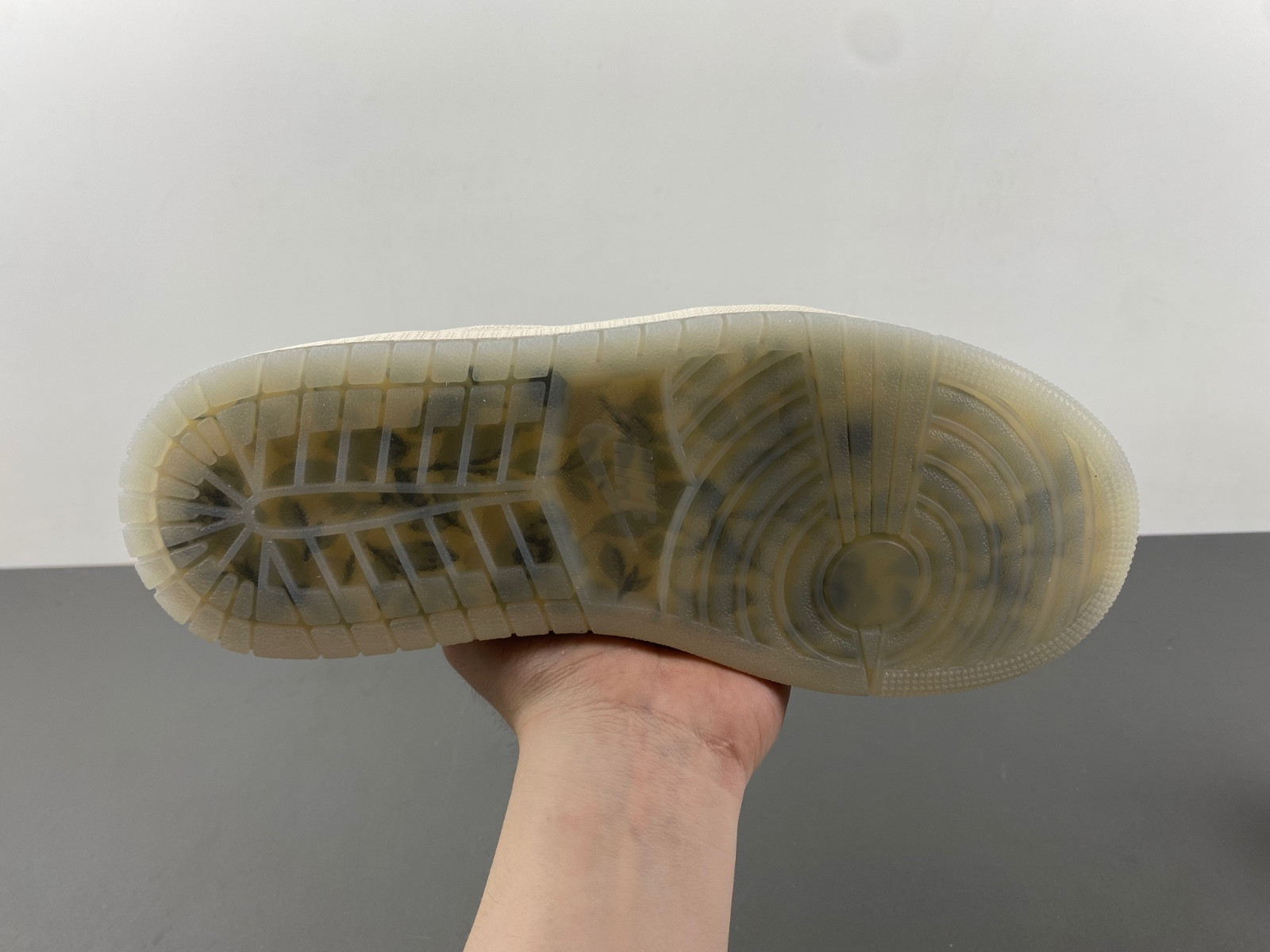 Chris Paul Air Jordan 1 Low OG FZ0455-200