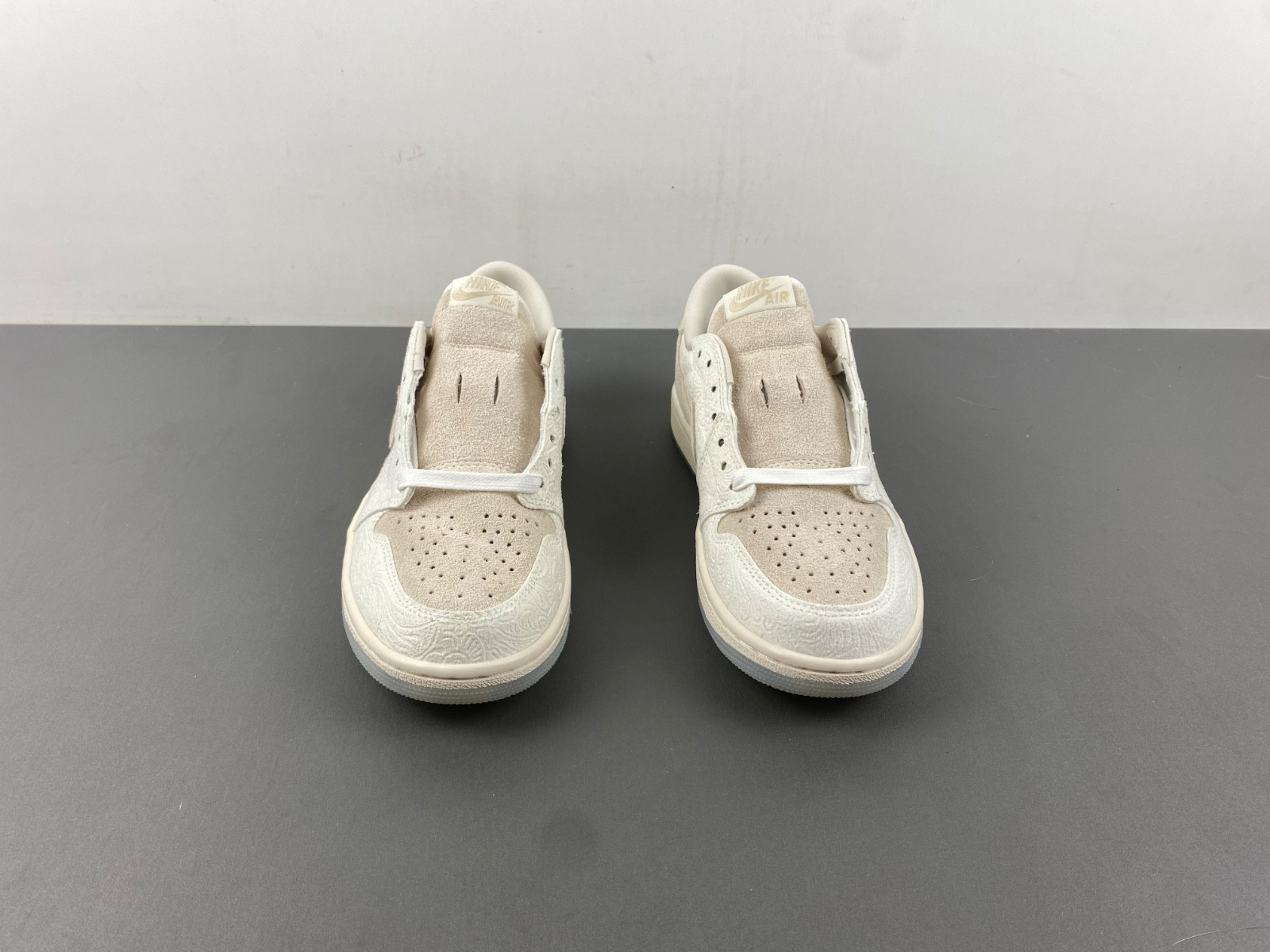 Chris Paul Air Jordan 1 Low OG FZ0455-200