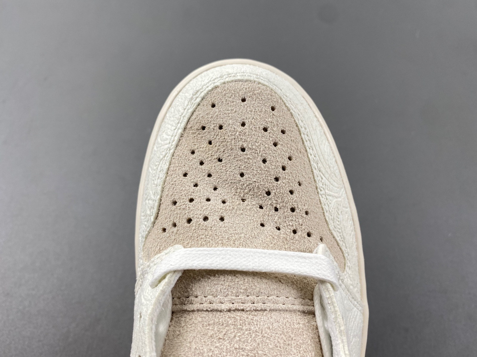 Chris Paul Air Jordan 1 Low OG FZ0455-200