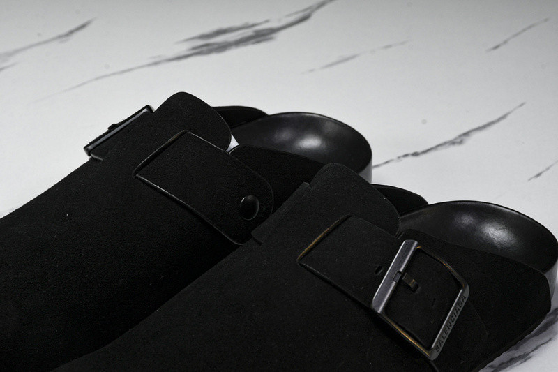 Ba*len*cia*ga Ba*len*cia*ga black ‘sunday’ suede slides