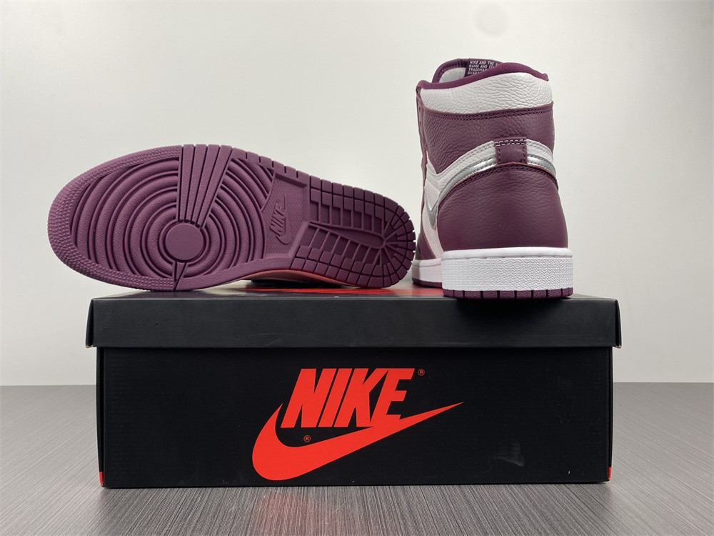 AIR JORDAN 1 RETRO HIGH OG “BORDEAUX” 555088-611