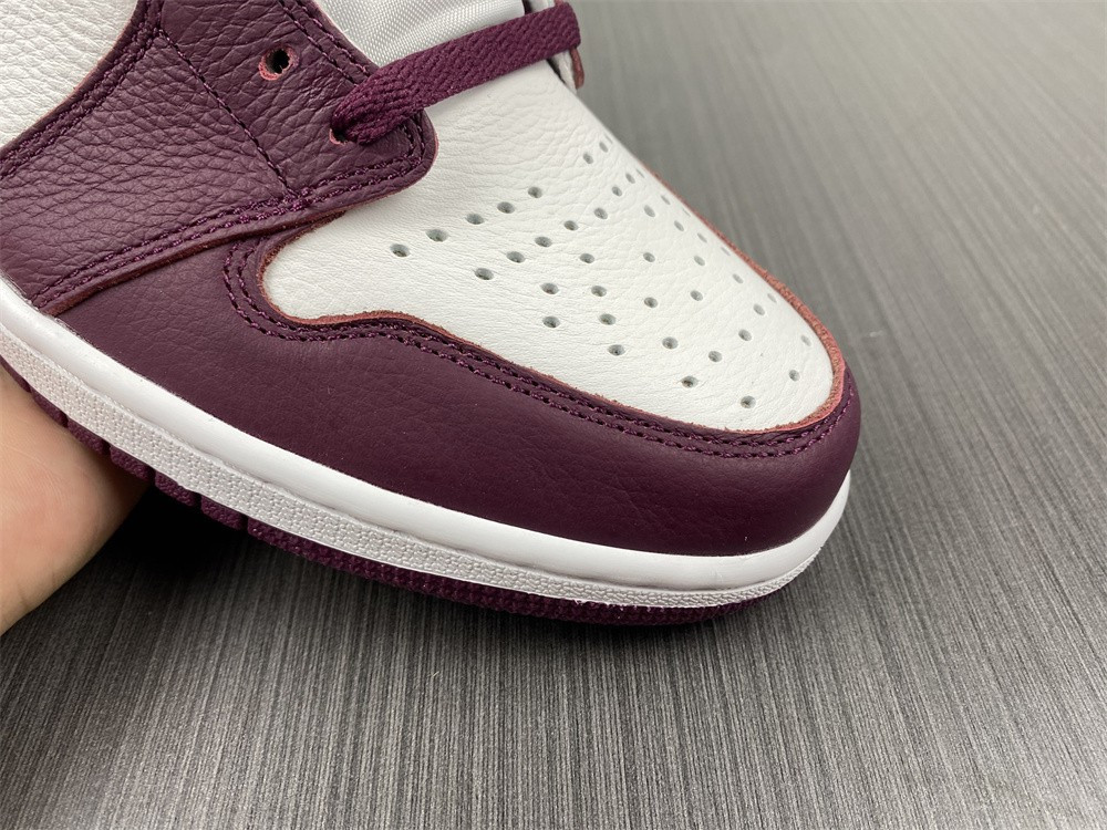 AIR JORDAN 1 RETRO HIGH OG “BORDEAUX” 555088-611