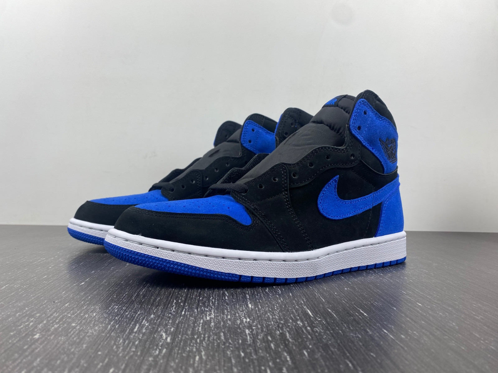 Air Jordan 1 Royal Suede DZ5485-042