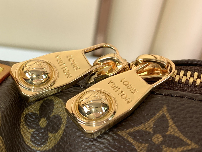 LOUIS VUITTON Rush Bumbag-30*15*8CM