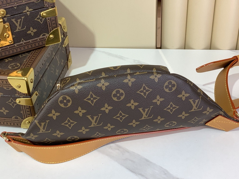 LOUIS VUITTON Rush Bumbag-30*15*8CM