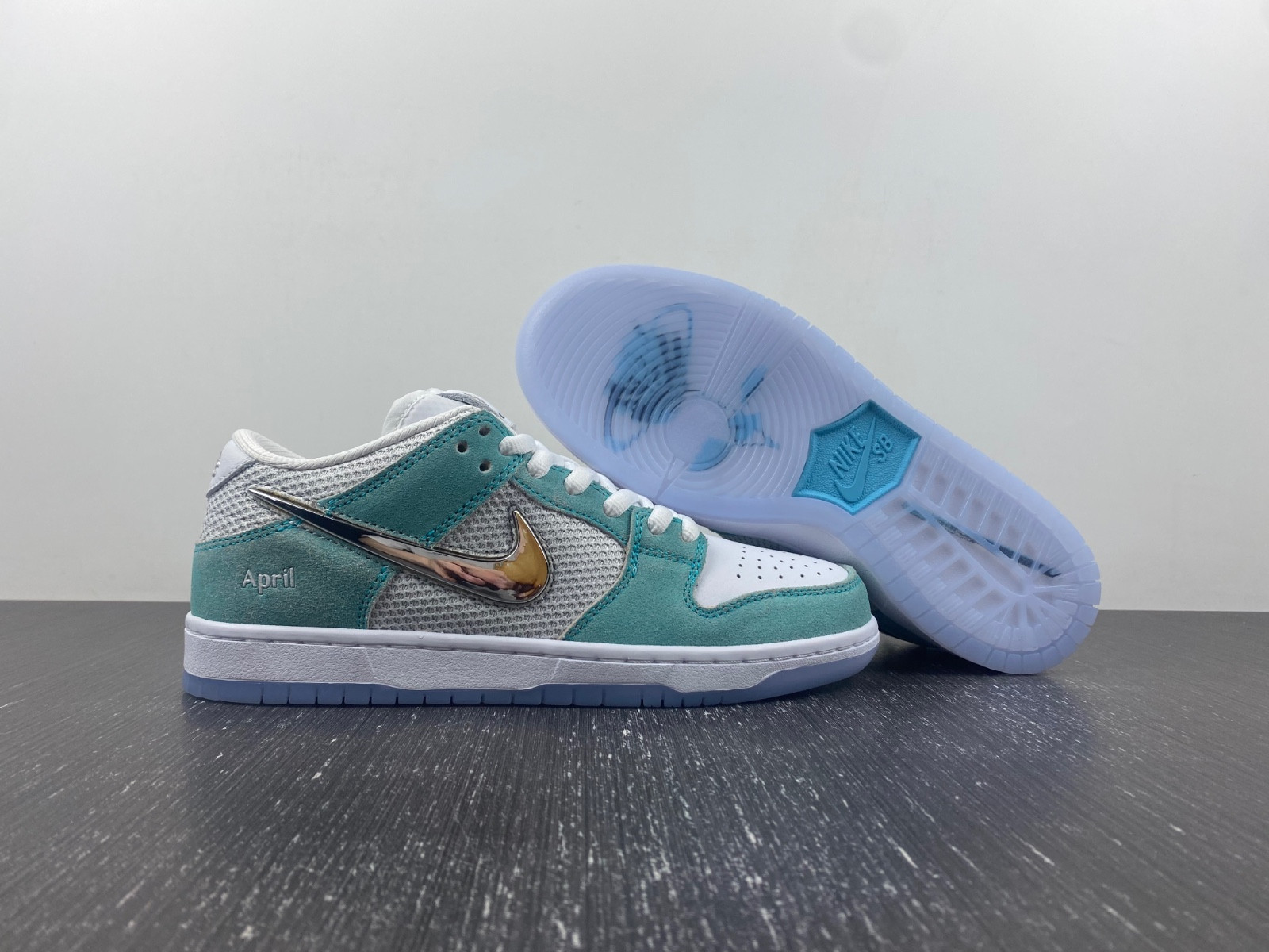 Dunk SDCAI*NIKE SB Low FD2562-400