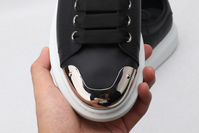 ALEXANDER MCQUEEN SNEAKER