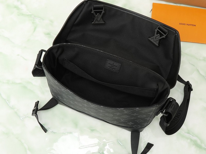 Louis Vuitton Messenger Voyager PM G65