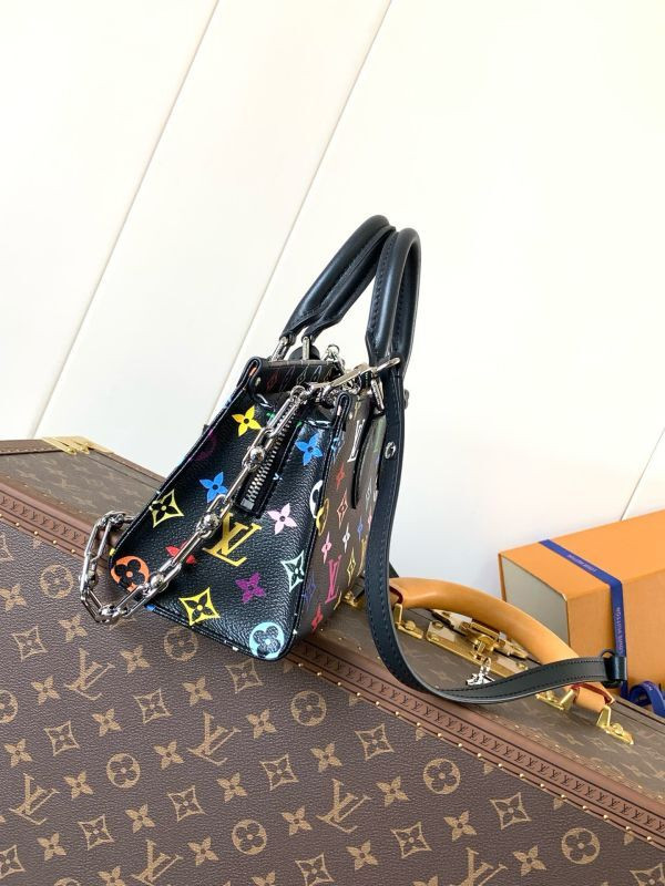 LOUIS VUITTON ONTHEGO East West