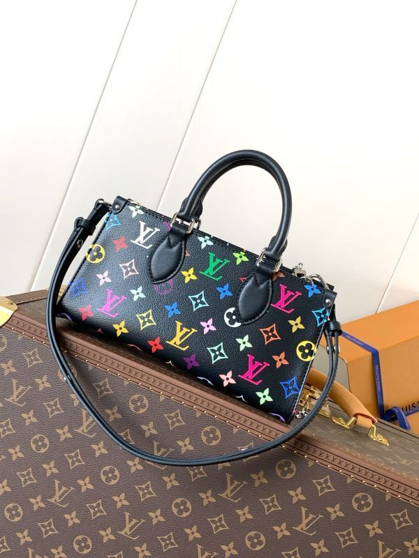LOUIS VUITTON ONTHEGO East West