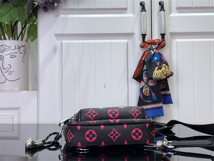 LV Avenue Slingbag PM Chest Bag