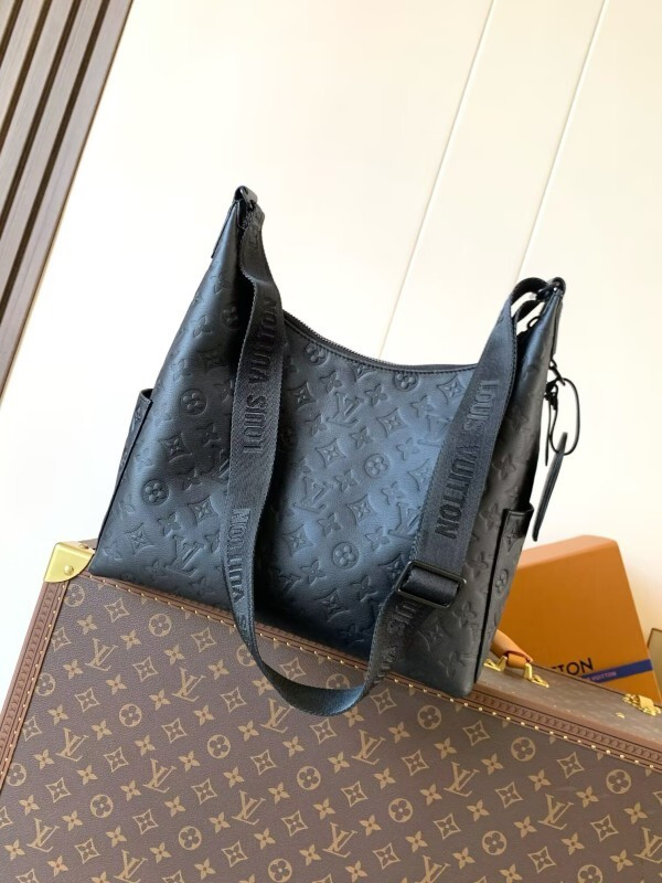 Louis Vuitton Hobo Cargo