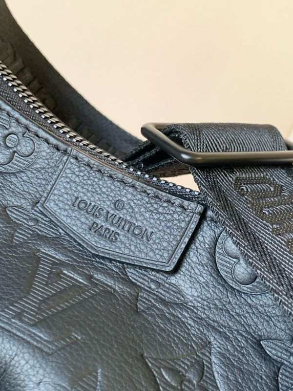 Louis Vuitton Hobo Cargo