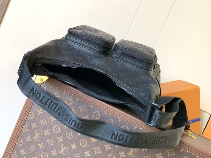 Louis Vuitton Hobo Cargo