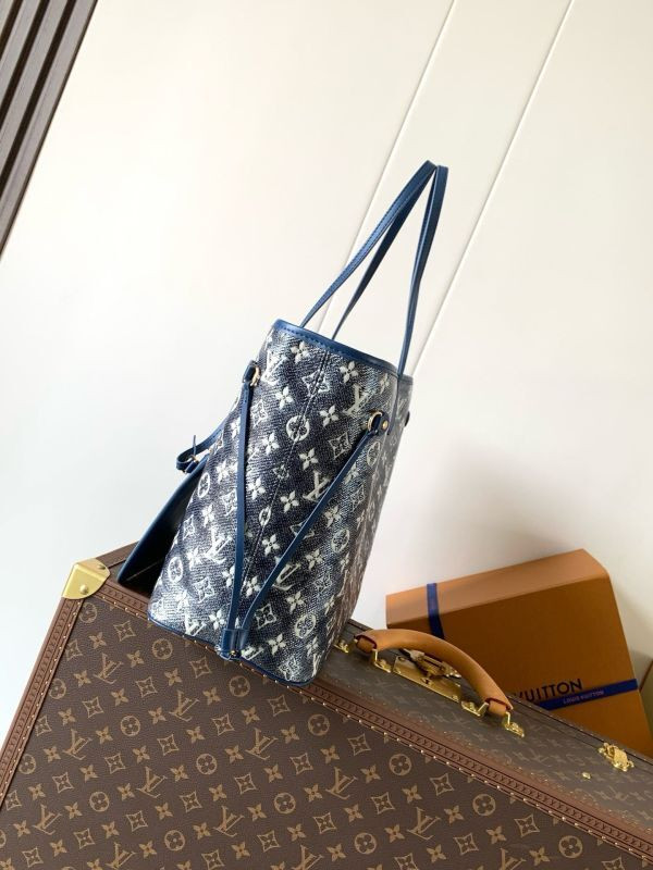 LV Neverfull Inside Out