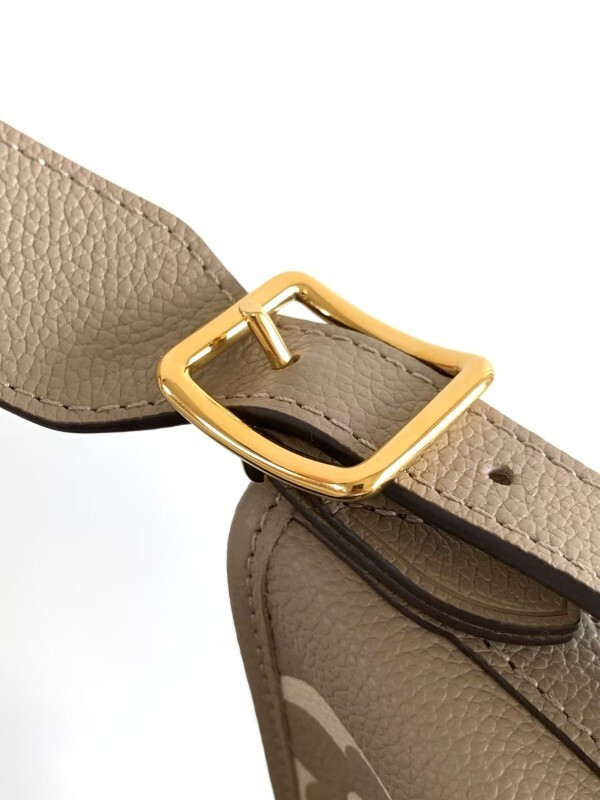 LV Mono gram Empreinte