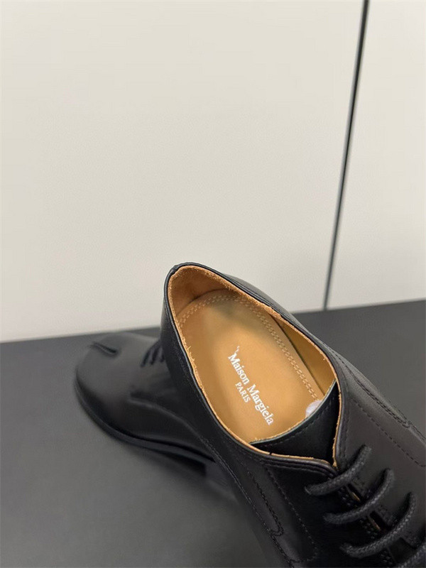ma*s*n Ma*i*la leather shoes