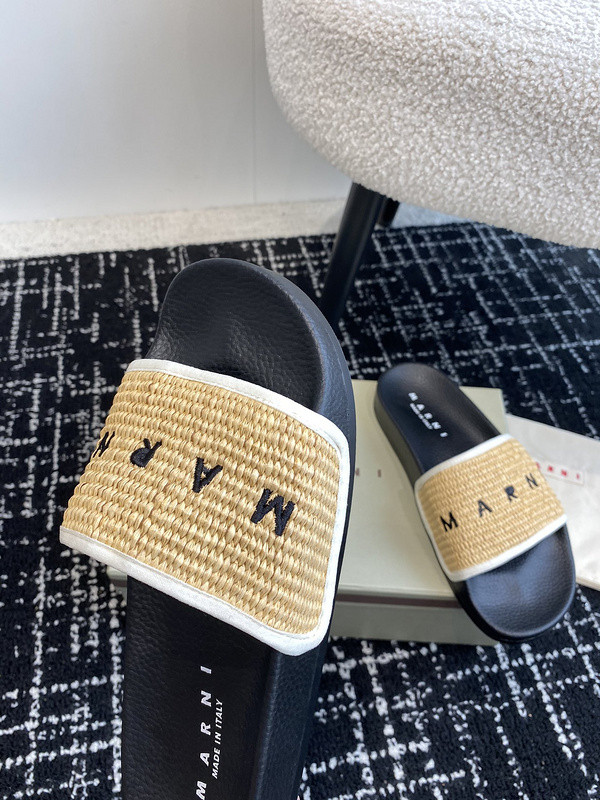 MARNI EMBROIDERED-LOGO SLIDES