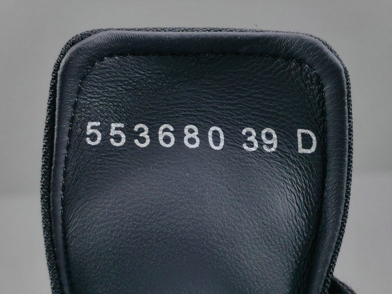 ALEXANDER MCQUEEN SNEAKER