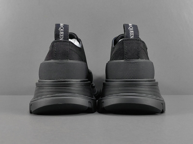 ALEXANDER MCQUEEN SNEAKER