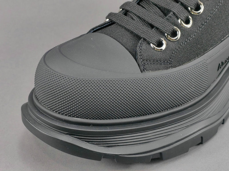 ALEXANDER MCQUEEN SNEAKER