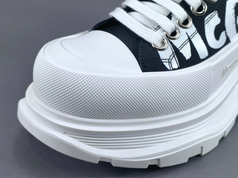 ALEXANDER MCQUEEN SNEAKER
