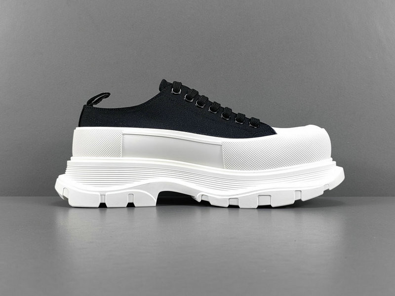 ALEXANDER MCQUEEN SNEAKER