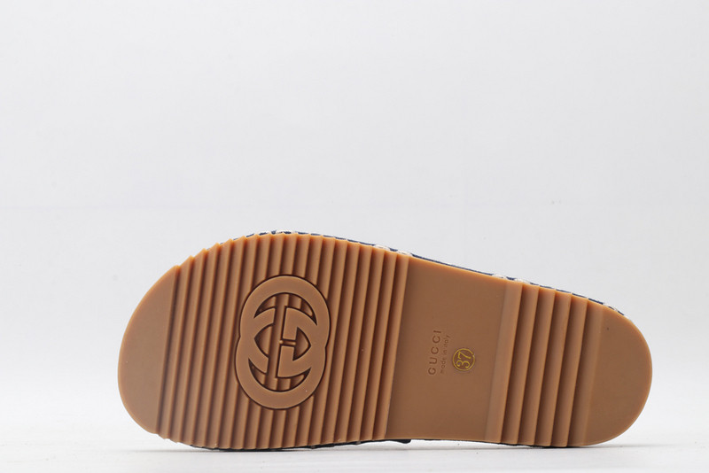 GUC LEATHER SLIDE