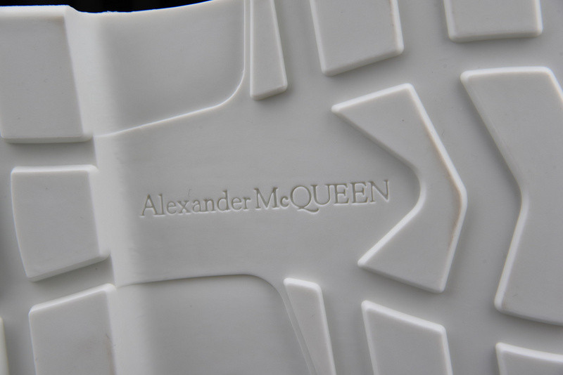 ALEXANDER MCQUEEN SNEAKER