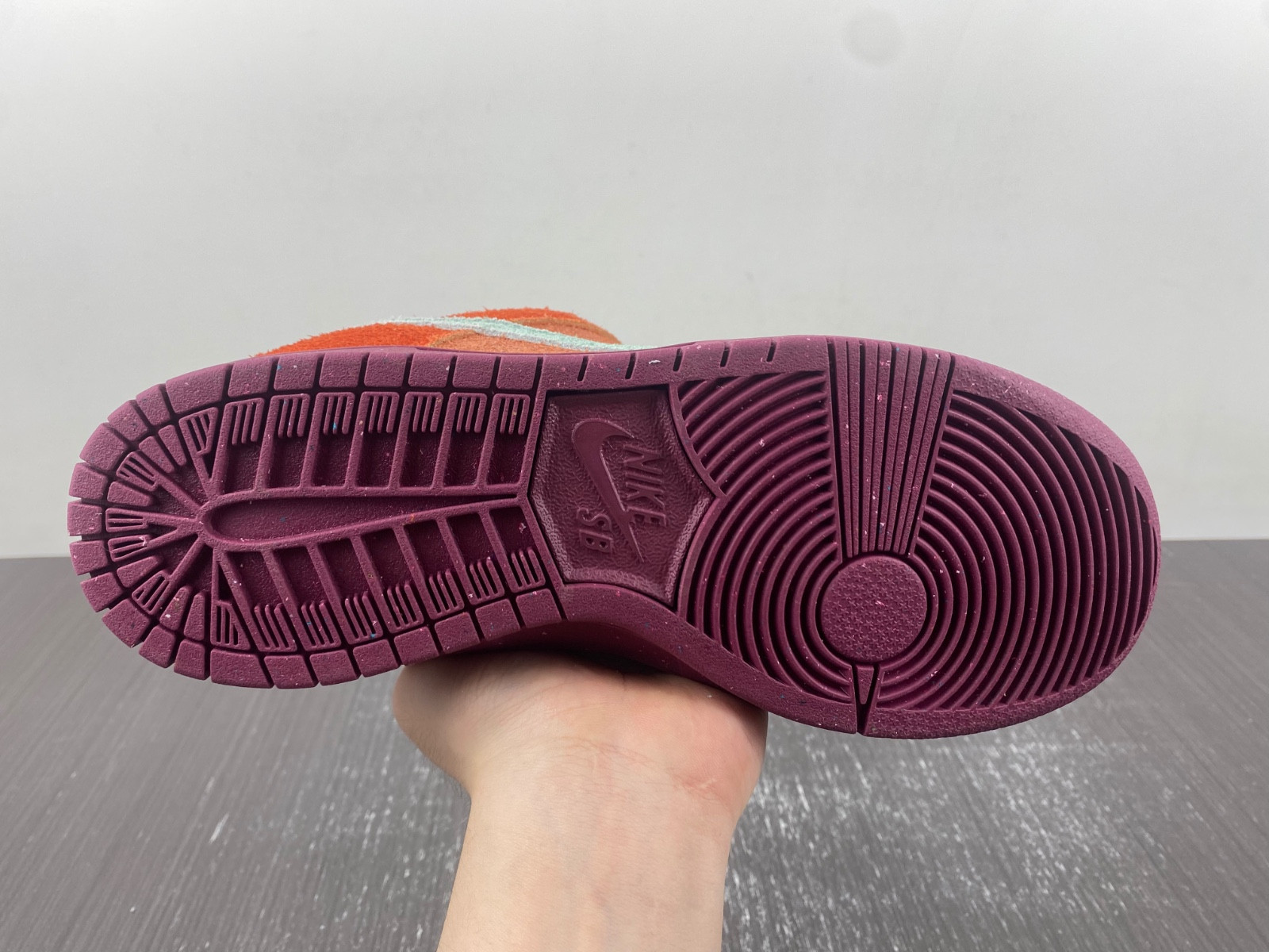 Nike SB Dunk Low "Mystic Red" DV5429-601