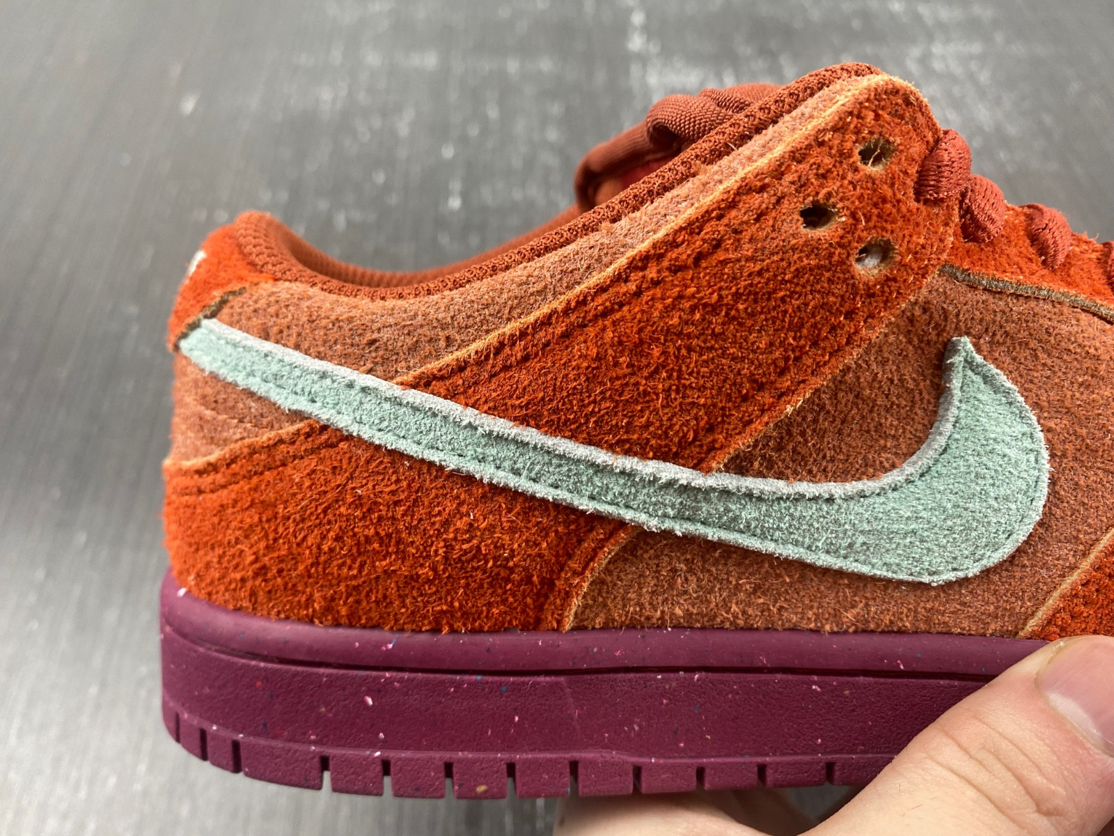 Nike SB Dunk Low "Mystic Red" DV5429-601