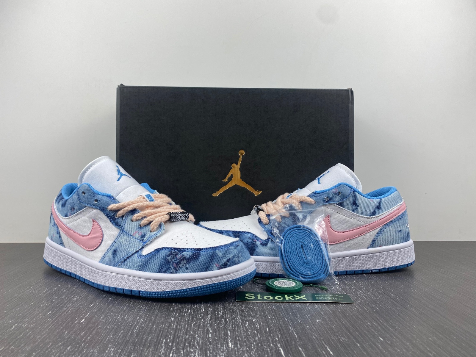Jordan 1 Low Washed Denim (GS) DM8947-100
