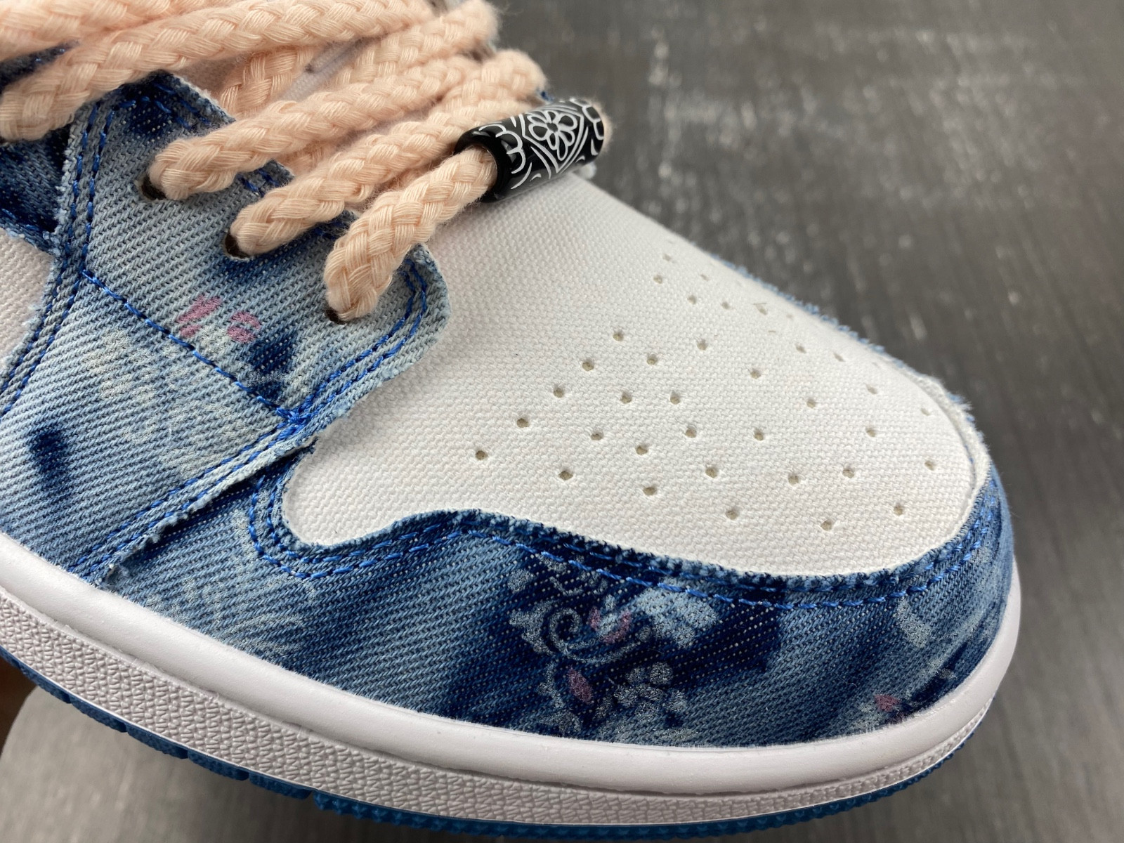 Jordan 1 Low Washed Denim (GS) DM8947-100