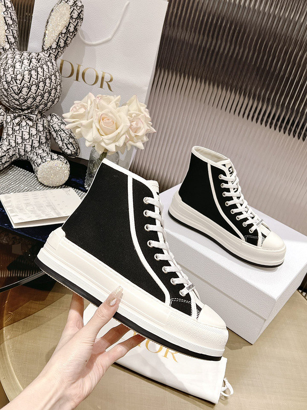 D B23 HIGH-TOP SNEAKERS
