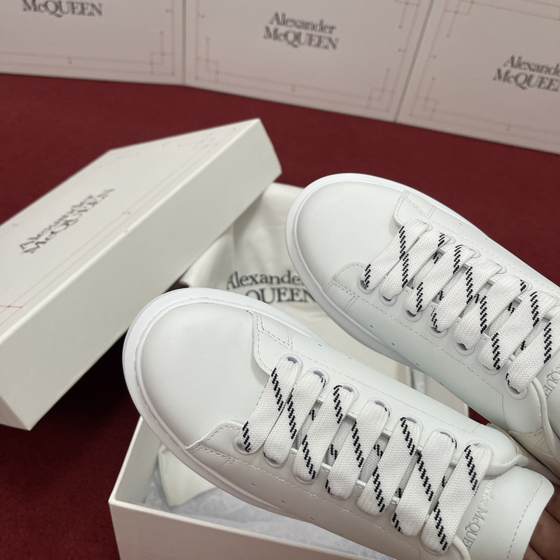 ALEXANDER MCQUEEN SNEAKER