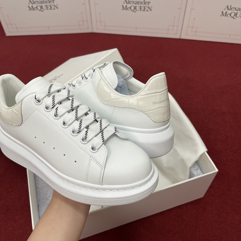 ALEXANDER MCQUEEN SNEAKER