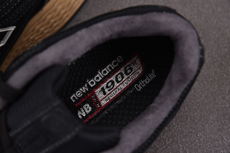 New Balance 1906R