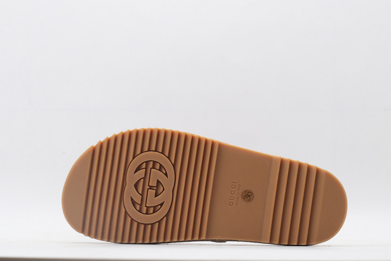 GUC LEATHER SLIDE