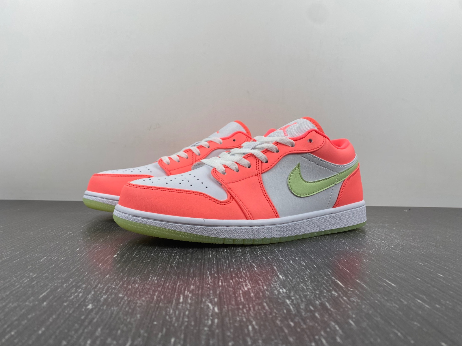 Air Jordan 1 Low SE FN6772-671