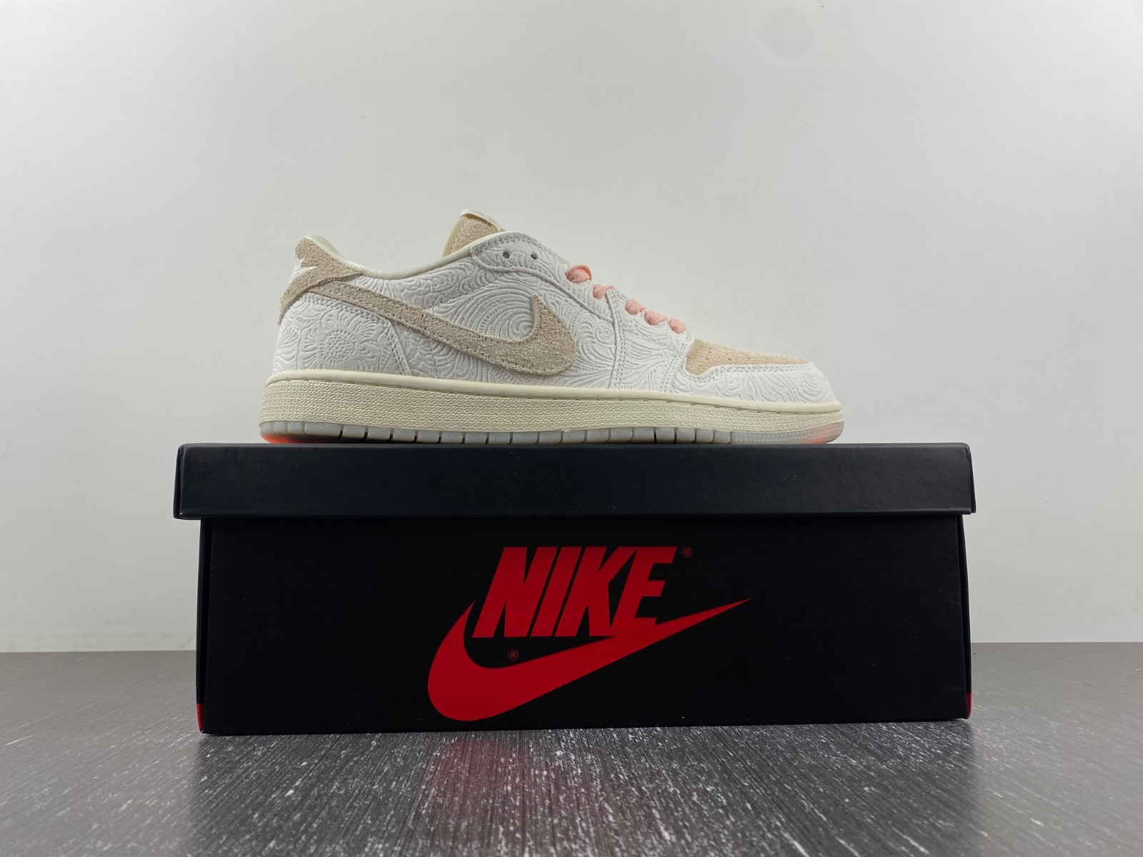 Jordan 1 Retro Low OG Chris Paul Men