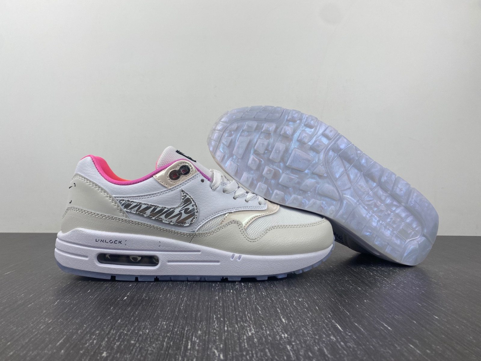 Nike Air Max 1 "Unlock Your Space" FN0608-101