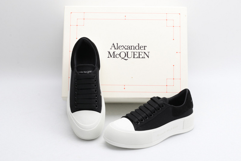 ALEXANDER MCQUEEN SNEAKER