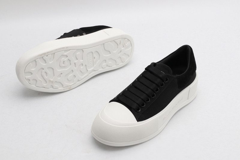ALEXANDER MCQUEEN SNEAKER