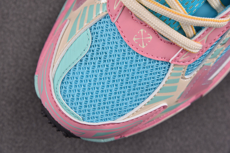 Off-White c/o Virgil Abloh