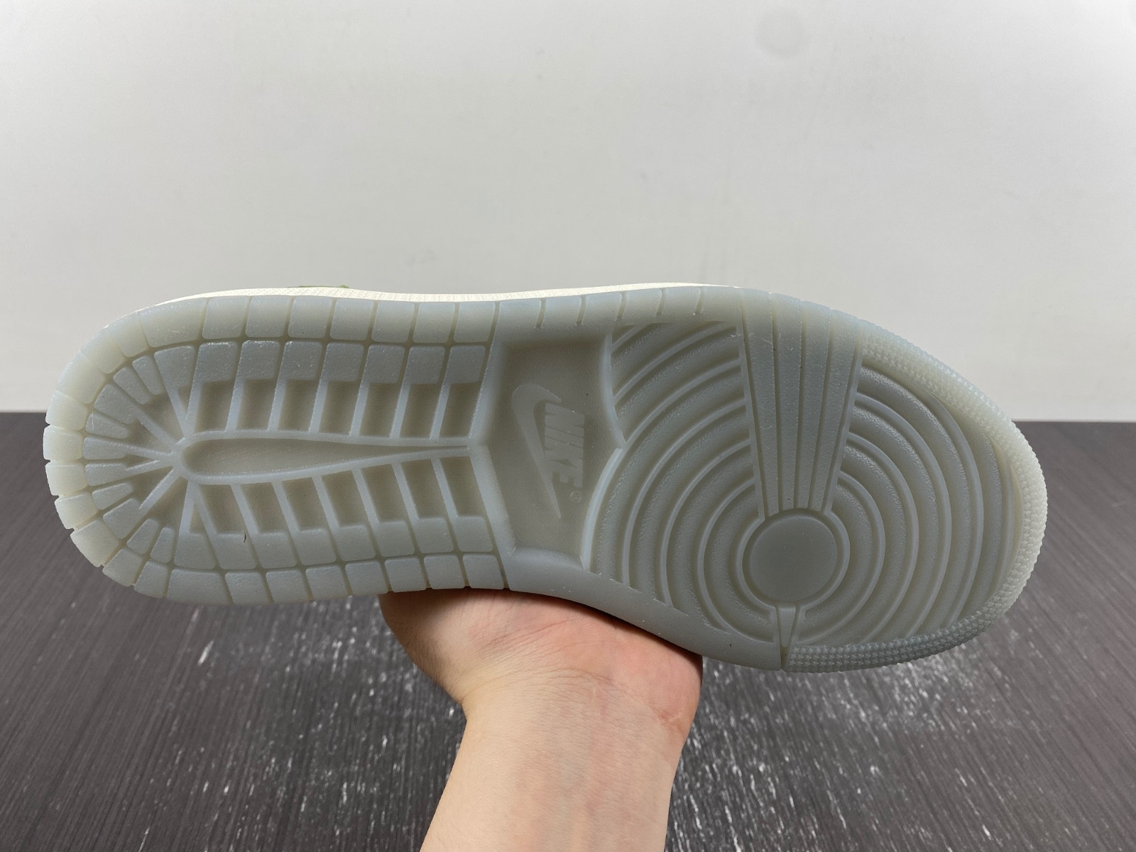 Air Jordan 1 Low OG Year of the Dragon FN3727-100